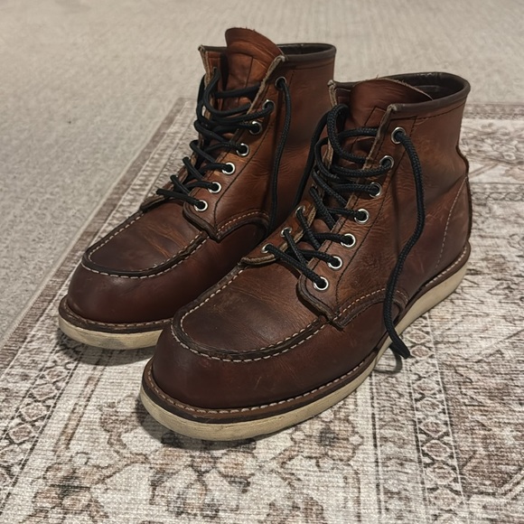 Redwing 875 Moc Toe boots - size 8 D / in great  condition. Blk laces & ylw - Picture 3 of 7